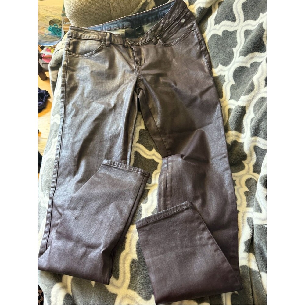 Harley-Davidson Shiny Chocolate Brown Leather Detail